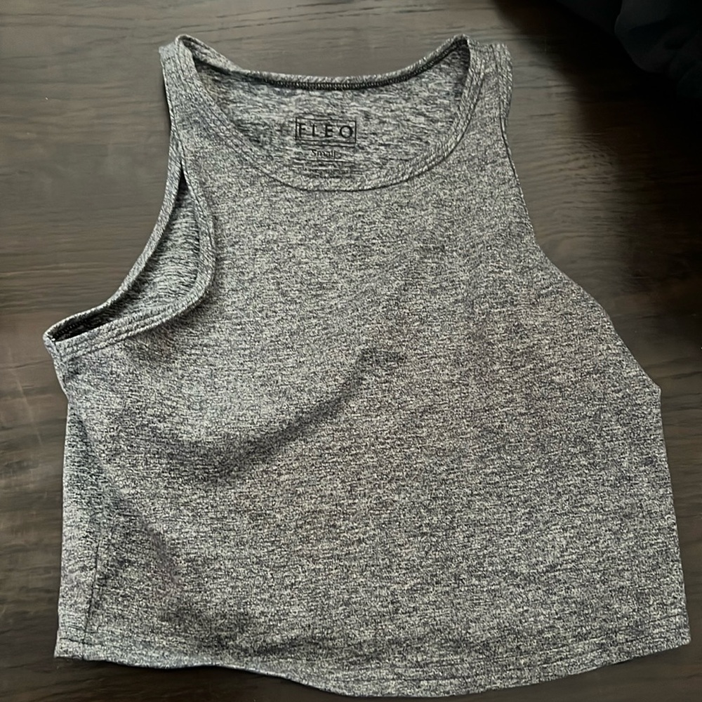 Fleo grey crop tank size small